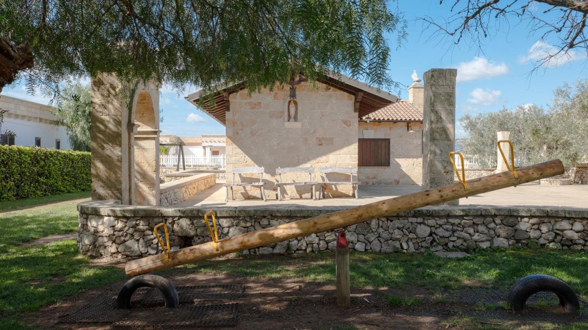 Borgo Specchia Natural Resort Екстериор снимка