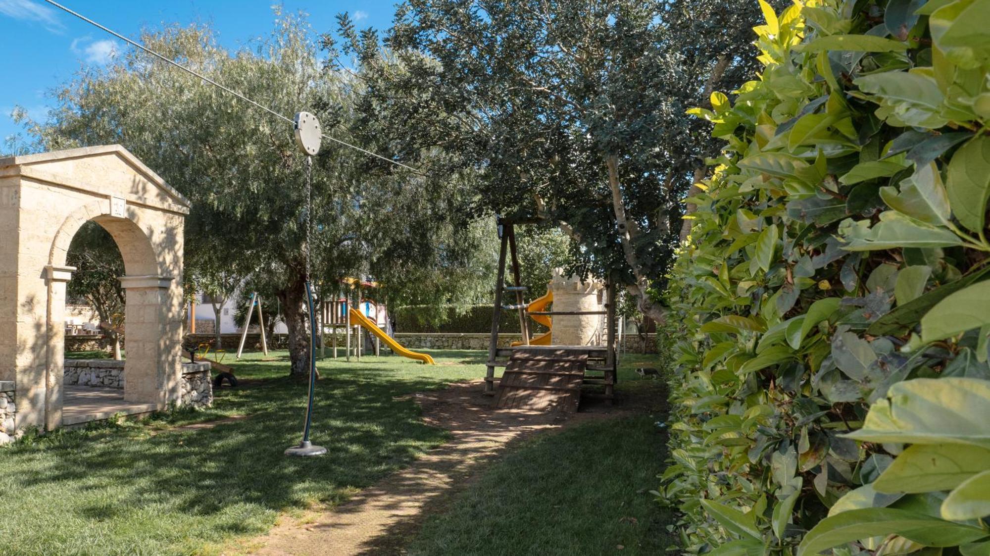 Borgo Specchia Natural Resort Екстериор снимка