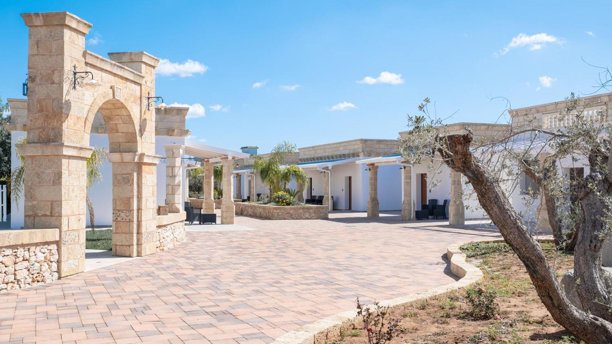 Borgo Specchia Natural Resort Екстериор снимка